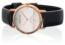 Laden Sie das Bild in den Galerie-Viewer, Calvin Klein Established K9H2Y6C6 | Damen-Armbanduhr | Swiss Made | Roségold Gehäuse | schwarzes Lederband | Quarzwerk | Saphirglas | NEU OVP. mit Box &amp; Papiere | 2 Jahre Hersteller-Garantie