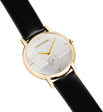 Laden Sie das Bild in den Galerie-Viewer, Calvin Klein Established Herren-Armbanduhr K9H2X5C6 | Swiss Made | Gold Lederband schwarz | UVP 299,00 € | NEU und OVP. mit Box, Papiere, Anleitung, Garantiekarte | 2 Jahre Hersteller-Garantie