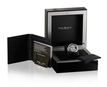 Laden Sie das Bild in den Galerie-Viewer, Maurice Lacroix Masterpiece Manufactur Double Rétrograde MP7218-SS001-110 Herrenuhr mit Handaufzug Swiss Made Saphirglas Faltschließe Krokolederband schwarz NEU OVP. mit Box Papiere 2 Jahre Hersteller-Garantie