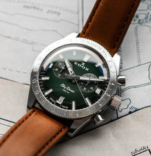Laden Sie das Bild in den Galerie-Viewer, Edox Skydiver | 10116-3-VIDN | Chronograph 40 mm Green Dial | Edelstahl Saphirglas 300m Swiss Made | Limited 1000 + Lederband | NEU OVP Box Papiere 2 Jahre Garantie