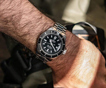 Laden Sie das Bild in den Galerie-Viewer, Edox Skydiver Neptunian | 80120-3NM-NIN | Automatic 44 mm Black Dial | Edelstahlband Keramik 1000m | Swiss Made Deep Sea Toolwatch | NEU OVP Full Set 2 Jahre Garantie