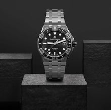 Laden Sie das Bild in den Galerie-Viewer, Maurice Lacroix Aikon Venturer ∅ 38 mm | AI6057-SSL22-330-1 | Automatik Herrenuhr | Taucheruhr 300 m | Edelstahlband | Saphirglas | NEU OVP mit Box &amp; Papieren | 2 Jahre Hersteller-Garantie
