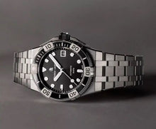 Laden Sie das Bild in den Galerie-Viewer, Maurice Lacroix Aikon Venturer ∅ 38 mm | AI6057-SSL22-330-1 | Automatik Herrenuhr | Taucheruhr 300 m | Edelstahlband | Saphirglas | NEU OVP mit Box &amp; Papieren | 2 Jahre Hersteller-Garantie