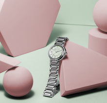 Laden Sie das Bild in den Galerie-Viewer, Maurice Lacroix Fiaba Colours Edition Diamonds FA1104-SS002-G20-1 | Damenuhr Ø 32 mm | Grünes Zifferblatt | 46 Diamanten | Swiss Made | NEU OVP | 2 Jahre Herstellergarantie