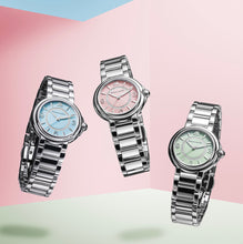 Laden Sie das Bild in den Galerie-Viewer, Maurice Lacroix Fiaba Colours Edition Diamonds FA1104-SS002-G20-1 | Damenuhr Ø 32 mm | Grünes Zifferblatt | 46 Diamanten | Swiss Made | NEU OVP | 2 Jahre Herstellergarantie