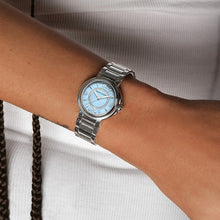 Laden Sie das Bild in den Galerie-Viewer, Maurice Lacroix Fiaba Colours Edition Diamonds FA1104-SS002-E20-1 | Damenuhr Ø 32 mm | Blaues Zifferblatt | 46 Diamanten | Swiss Made | NEU OVP | 2 Jahre Herstellergarantie