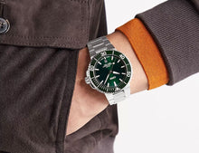 Laden Sie das Bild in den Galerie-Viewer, Oris Aquis Date 41,5 mm 01 733 7766 4157-07 8 22 05PEB Automatik Herren-Taucheruhr Edelstahlband Saphirglas Swiss Made NEU OVP Box Papiere Garantie