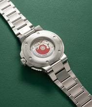 Laden Sie das Bild in den Galerie-Viewer, Oris Aquis Date 01 733 7730 4157-07 8 24 05PEB | Automatik Taucheruhr 43,5 mm Herrenuhr | Edelstahlband | Zifferblatt gruen | 300 m Wasserdicht | NEU OVP mit Box &amp; Papieren Garantie