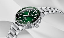 Laden Sie das Bild in den Galerie-Viewer, Oris Aquis Date 01 733 7730 4157-07 8 24 05PEB | Automatik Taucheruhr 43,5 mm Herrenuhr | Edelstahlband | Zifferblatt gruen | 300 m Wasserdicht | NEU OVP mit Box &amp; Papieren Garantie