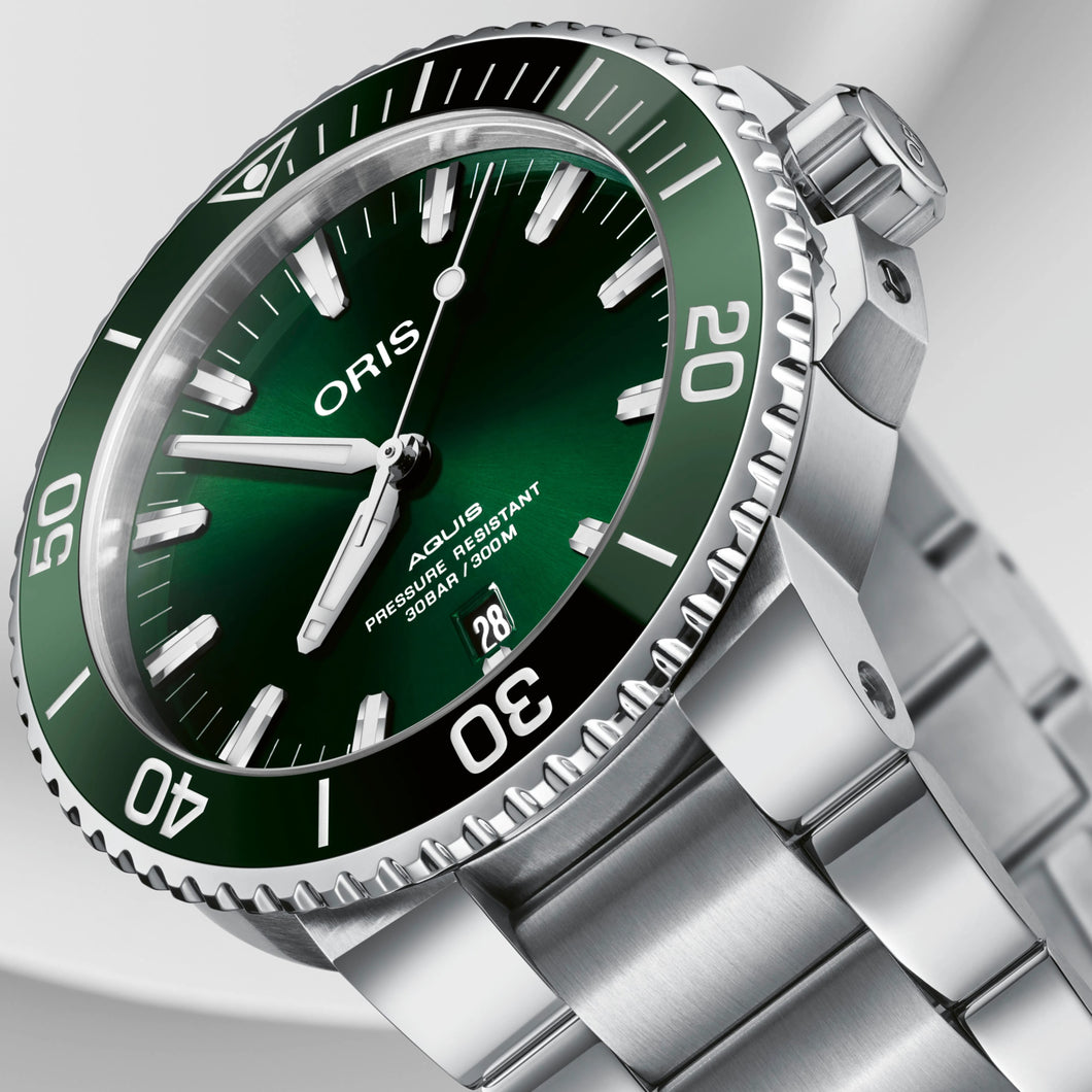 Oris Aquis Date 01 733 7730 4157-07 8 24 05PEB | Automatik Taucheruhr 43,5 mm Herrenuhr | Edelstahlband | Zifferblatt gruen | 300 m Wasserdicht | NEU OVP mit Box & Papieren Garantie