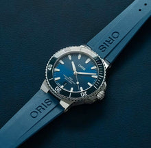 Laden Sie das Bild in den Galerie-Viewer, Oris Aquis Small Second Date 01 743 7733 4155-07 4 24 69EB Automatik Herren-Taucheruhr 500m NEU OVP