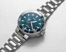 Laden Sie das Bild in den Galerie-Viewer, Oris Aquis Small Second Date 01 743 7733 4155-07 8 24 05PEB Automatik Herren-Taucheruhr 500m NEU OVP