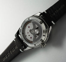 Laden Sie das Bild in den Galerie-Viewer, Oris Divers Sixty-Five 12H Calibre 400 Date 01 400 7772 4054-07 5 20 82 | Automatik Herrenuhr Ø 40 mm Leder | Schwarzes Zifferblatt | 120 h Gangreserve | Garantie 10 Jahre