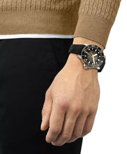 Laden Sie das Bild in den Galerie-Viewer, Tissot Seastar 2000 Professional | T120.607.17.441.01 | Herren-Taucheruhr | 600m Wasserdicht ISO 6425 | Powermatic 80 Automatik | Keramiklünette | Saphirglas | Kautschukband schwarz | NEU OVP mit Box Papiere 2 Jahre Hersteller-Garantie