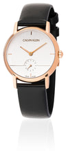 Laden Sie das Bild in den Galerie-Viewer, ck Calvin Klein Established Damen-Armbanduhr K9H2Y6C6 Swiss Made Quarz Roségold Lederband schwarz UVP 299 € NEU OVP. mit Box Papiere Anleitung Garantiekarte 2 Jahre Hersteller-Garantie