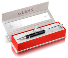 Laden Sie das Bild in den Galerie-Viewer, GUESS Swarovski Crystal-Stones Ballpoint Pen Earrings UBT01062 Geschenk-Set Kugelschreiber und Ohrstecker Ohrringe NEU OVP.
