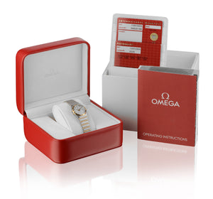 Omega Box rot mit Umkarton scharlachrote Box aus PU-Kunstleder mit weißem Umkarton - neuwertig mit minimalen Lager- oder Transportspuren NOS